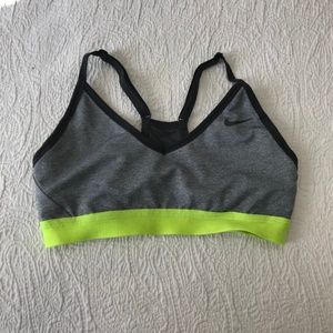 Nike Light Support Sports Bra S